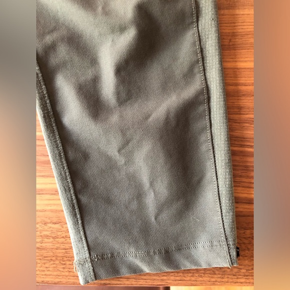 Lululemon license to train pant - Picture 2 of 9